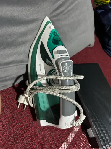 Vendo ferro de passar roupa 220