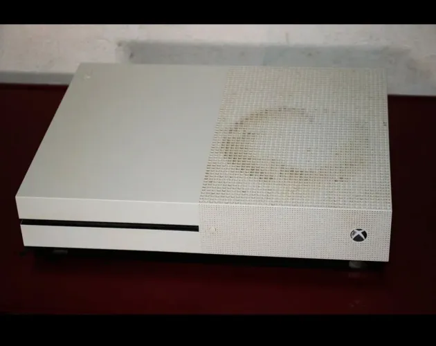 Xbox One S com Defeito + Controle Para Retirada de Peças
