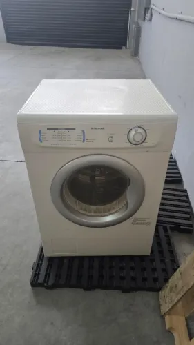 MAQUINA DE SECAR ELECTROLUX STR10 - LER ANUNCIO