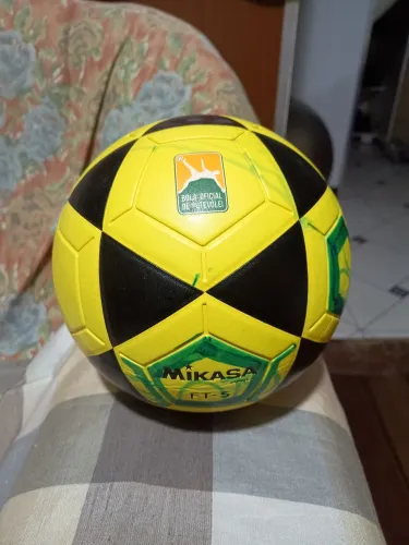 Bola de futevôlei Mikasa oficial 