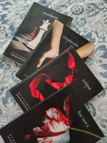 Coleção a Saga crepúsculo. Crepúsculo, lua nova, eclipse e amanhecer