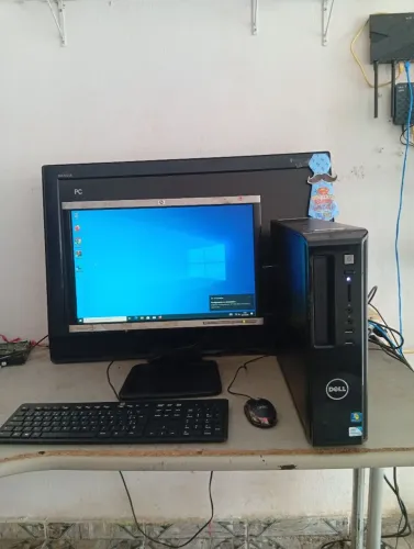 Vende se Pc completo Pentium 8gb memória HD 500gb trecado e mause monitor 19 polegadas
