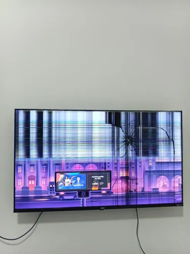 Tv roku 43 5 meses de uso vendo para retirar peça