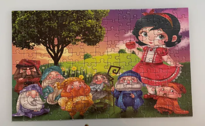 Quebra-Cabeça Cartonado Branca de Neve 150 peças.
