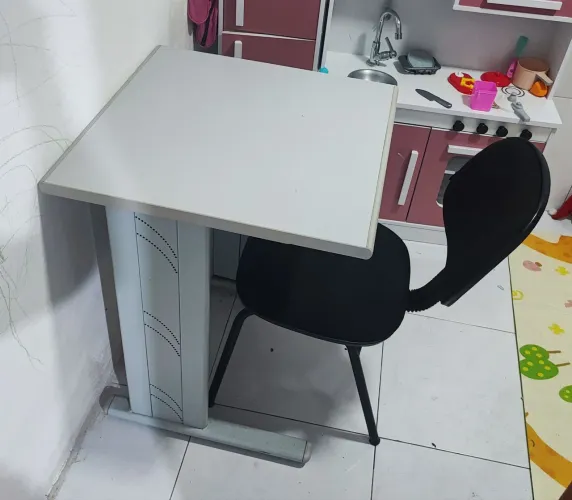 Escrivaninha trabalho estudo computador 
