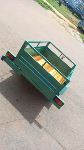 Reboque para Moto puxar moderna com excelente funcionalidade