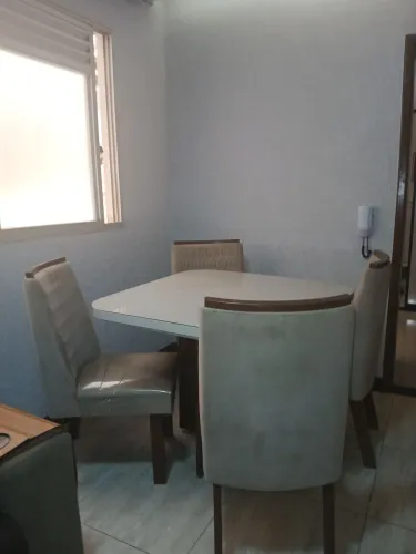 VENDO MESA 4 CADEIRAS