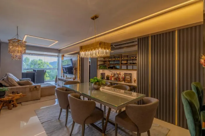 Apartamento mobiliado com 3 quartos sendo 1 suíte no Amores da Brava na Praia Brava em Ita
