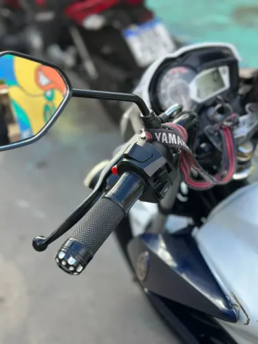 Vendo moto fazer 150 a vista