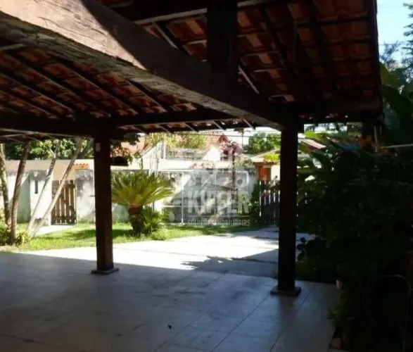 Casa com 4 dormitórios sendo 1 Suíte à venda, 225 m² por R$ 1.300.000 - Itaipu - Niterói/R