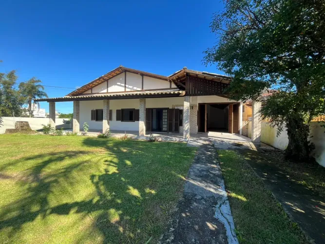 Casa à Venda na Daniela - Com Terreno de 504m²