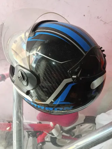 Venda de 3 capacetes