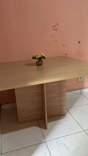 Mesa de MDF novinha