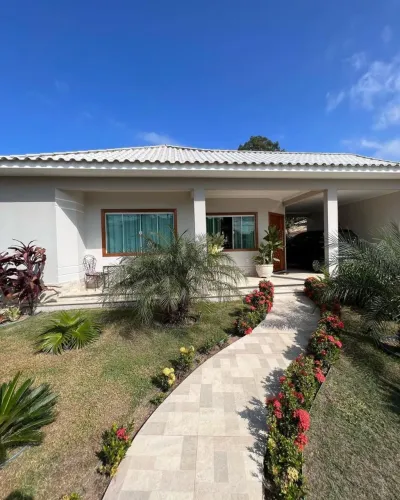 CASA A VENDA CAPÃO RASO QUINTAL AMPLO E PISCINA