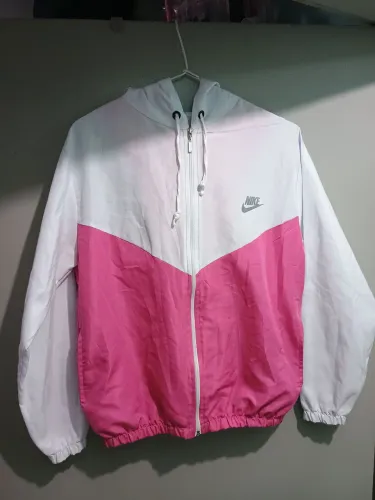 Jaqueta Nike semi nova