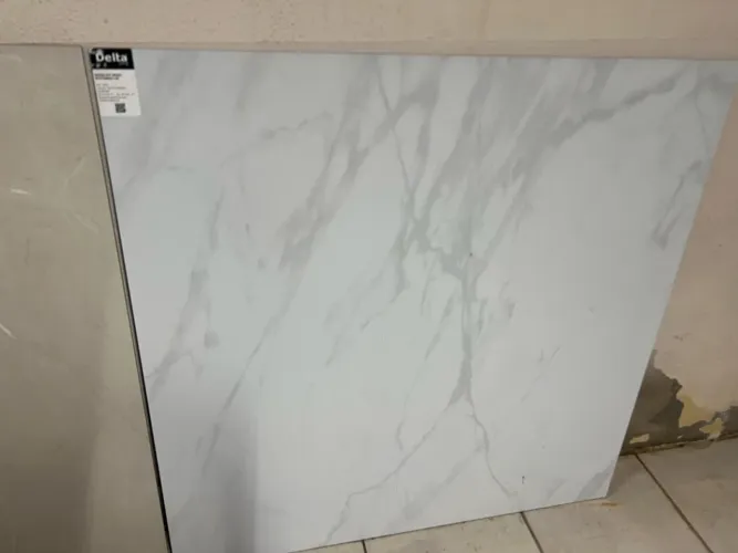 Lote porcelanato e piso Total de 30 peças