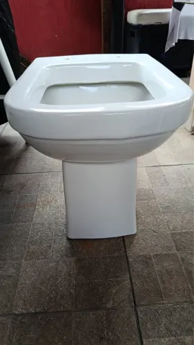 Vaso sanitário quadrado