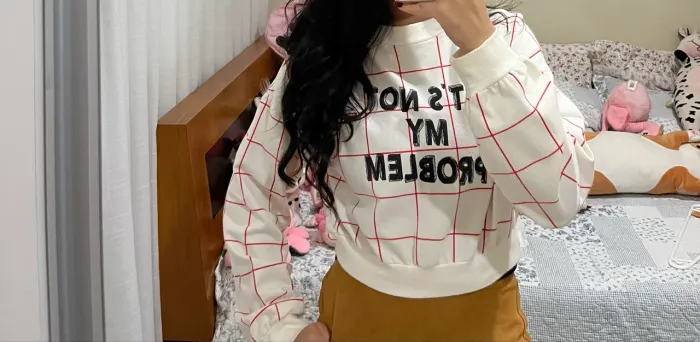 Blusa de frio branca com estampa quadriculada vermelha, tamanho P, nunca usada