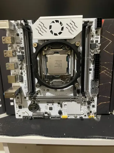 Placa Mãe x99 com entrada para tpm 2.0, com o processador xeon 2680v4 já instalado