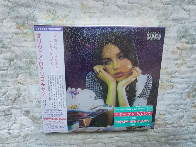 CD Olivia Rodrigo Sour Japan Edition