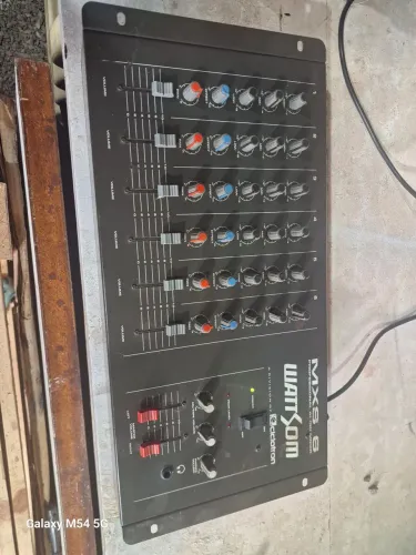 Mesa de som para DJ