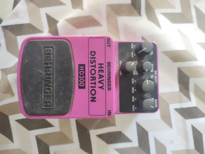 Pedal Behringer heavy distortion hm300