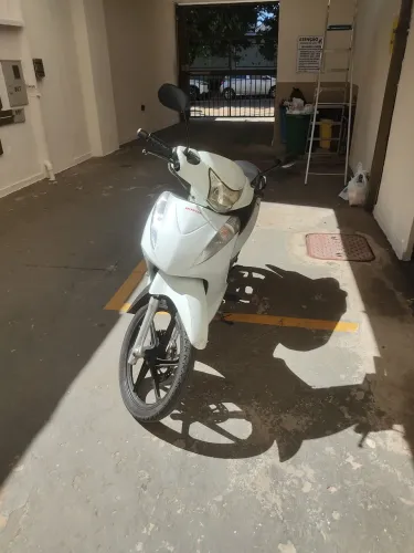 Honda Biz 125 EX Flex 2015 - Revisada e pronta para rodar