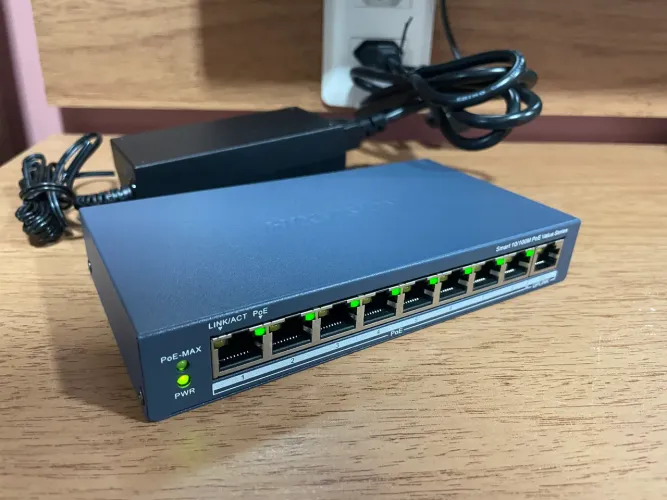 Switch Poe Hikvision Ds-3e1309p-ei/m 8 Portas Fast Ethernet