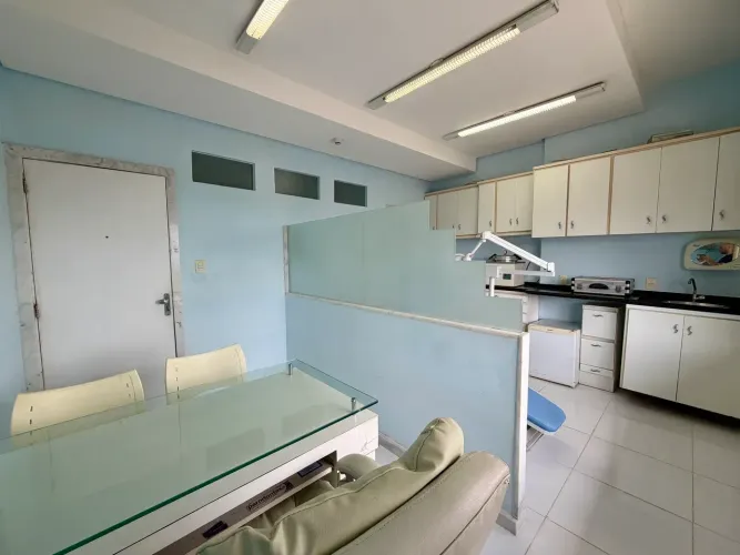 Sala comercial mobiliada para odonto, 30m², 1 vaga, Av. Acm - Fernandez Plaz.