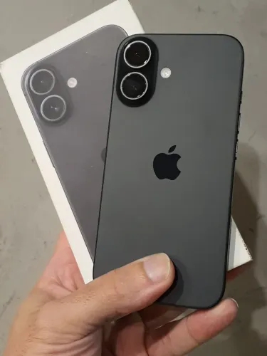 iPhone 16 128gb Black Titanium na garantia Apple até Outubro 2026! Barbada!!