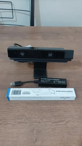 Câmera para PS4 e PS5 com adaptador funcionando perfeitamente.