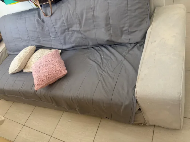 Sofá cama muito grande