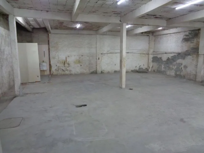 Alugo! Excelente prédio comercial em São Cristóvão