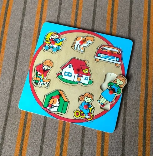 Brinquedo de Encaixe - Família