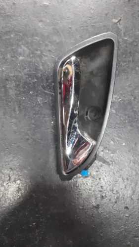 Puxador interno porta dianteira direita Hyundai HB20 1.6