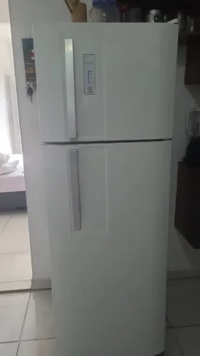 Geladeira electrolux frost free 