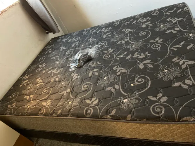 Cama box casal de molas 