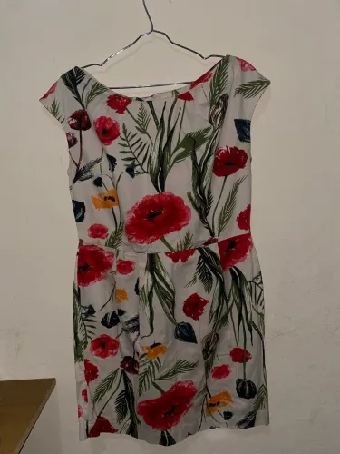 vestido florido de linho