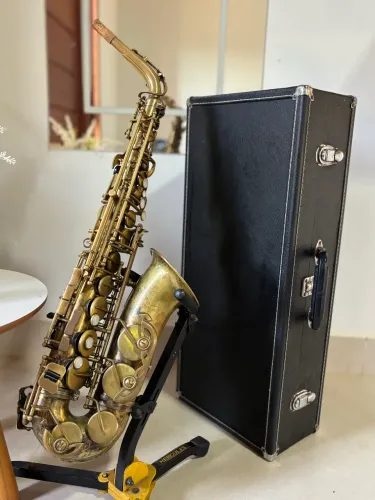 Saxofone Júpiter 769