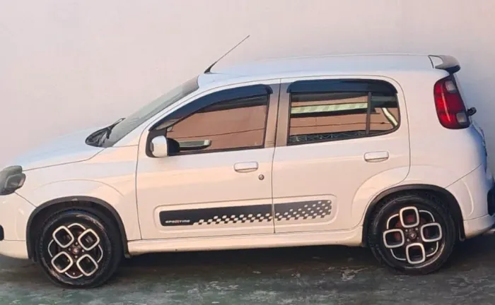 Fiat Uno Sporting 1.4 EVO Fire Flex 8V 4P 2014