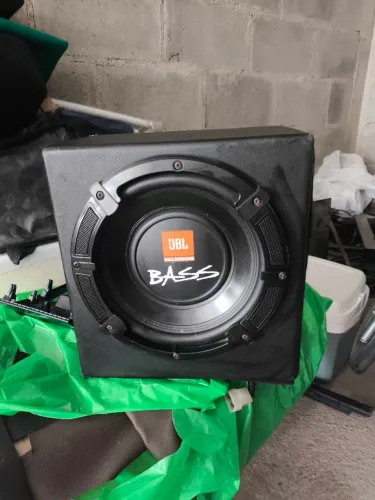 Caixa subwoofer JBL Bass com bobina dupla