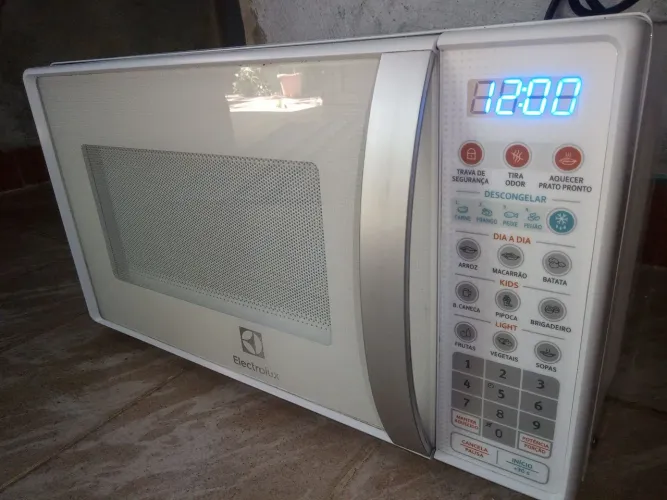MICROONDAS ELETROLUX 20 LITROS