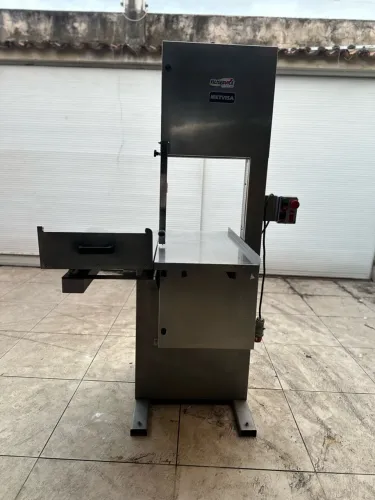 Serra fita industrial Metvisa inox - Máquina para açougue