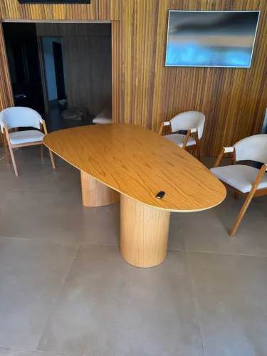 MESA ORGÂNICA SEM DETALHES 2.20m