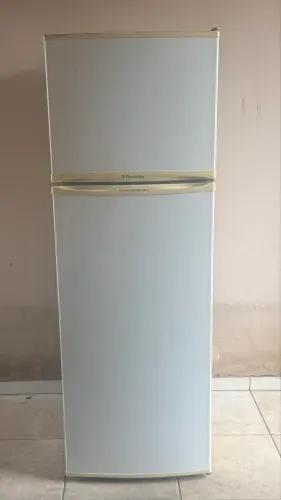 Geladeria Eletrolux DC 360 gelando muito!!
