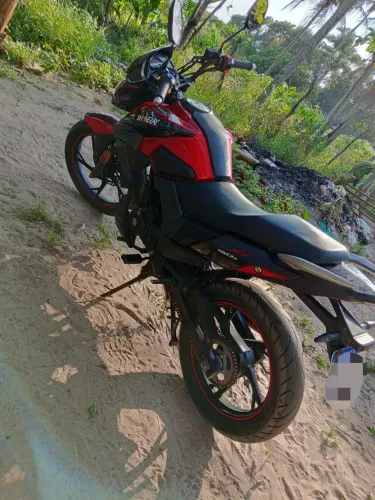 Moto Jef 150 da Shineray vermelha 