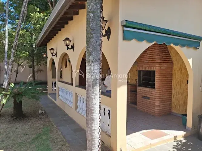 Linda casa com 5 quartos na Chácara Primavera