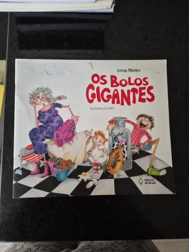 Livro: Os bolos gigantes