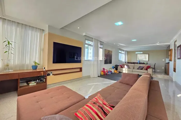 Apartamento à venda no bairro Gutierrez