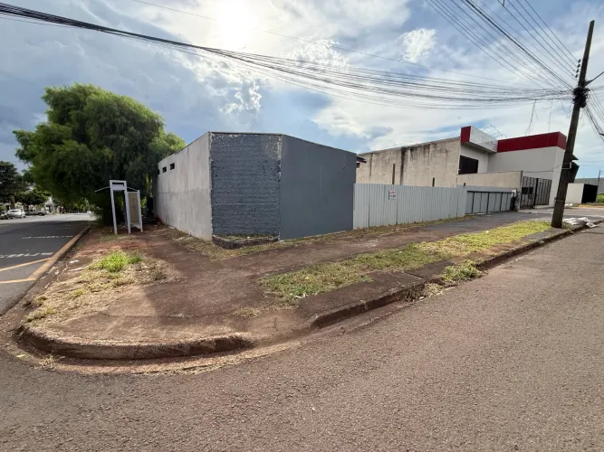 Terreno esquina - avenida 